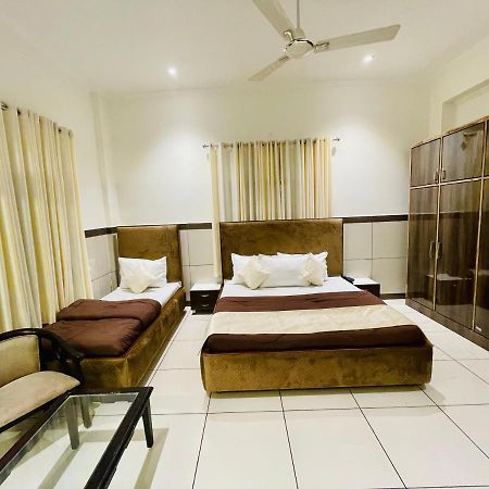 Primrose Hotel And Restaurant Sonipat Exterior photo