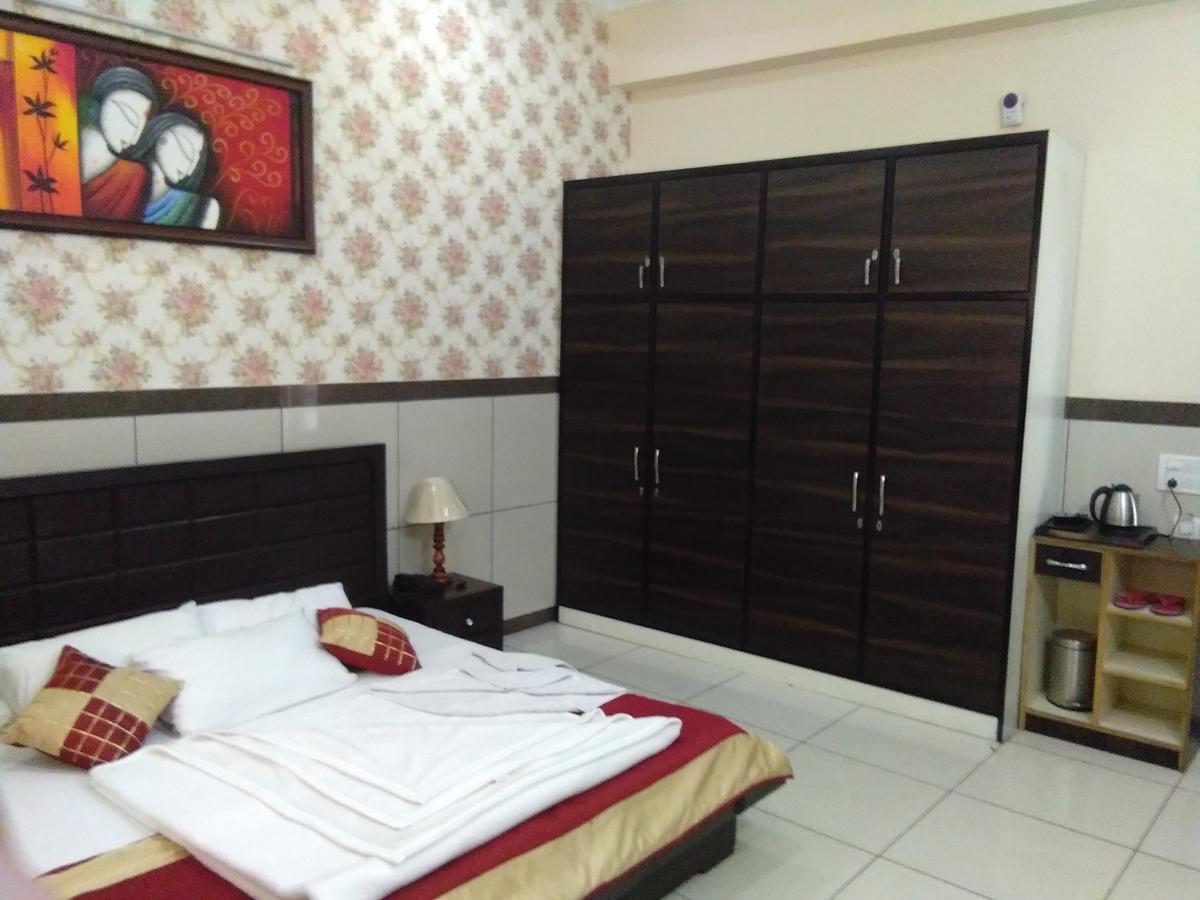 Primrose Hotel And Restaurant Sonipat Exterior photo